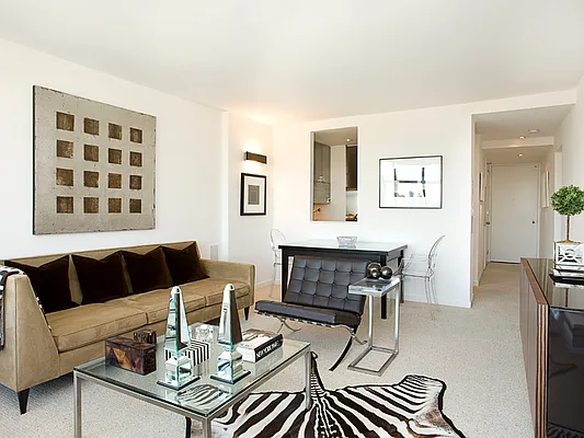 Sold by Sotheby's International Realty | media 6