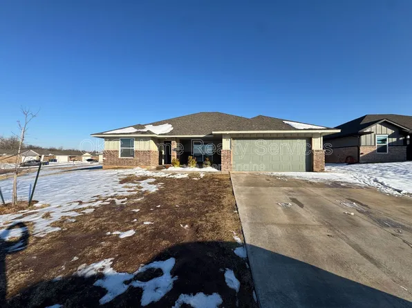928 Dusky Valley Ln, Chickasha, OK 73018