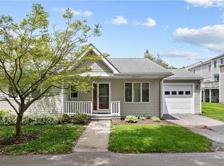 446 Paddock Ln, Bristol, RI 02809