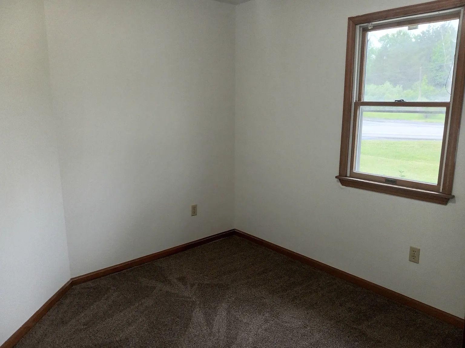2 bed, 950 sqft, $965 — Photo 2