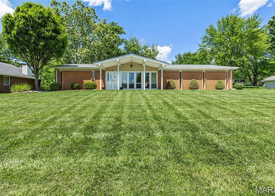 1st image of 32 Normandy Dr