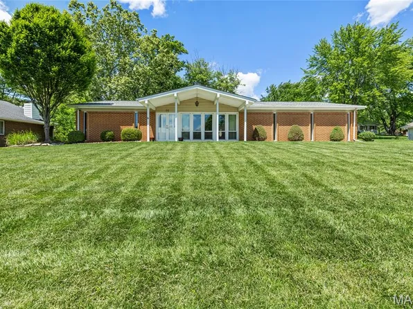32 Normandy Dr, Lake Saint Louis, MO 63367