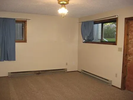 418 W Babcock St — Photo 11
