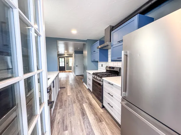 465 Oneida St #2, Pittsburgh, PA 15211