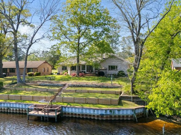 220 Shoreline Drive, New Bern, NC 28562