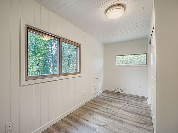 5th image of 10454 8th Ave S #A