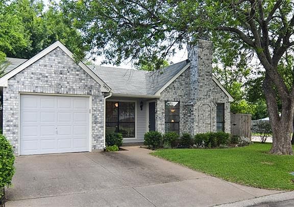 2nd image of 2833 Persimmons Ct