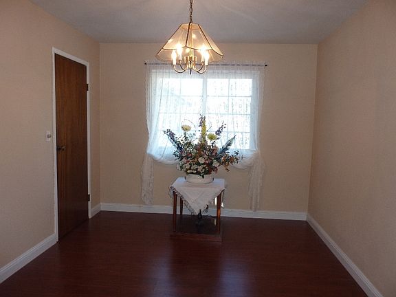 5th image of 4245 Goldenhill Dr
