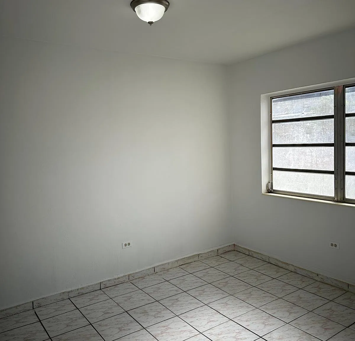 Studio, $1,100 — Photo 2