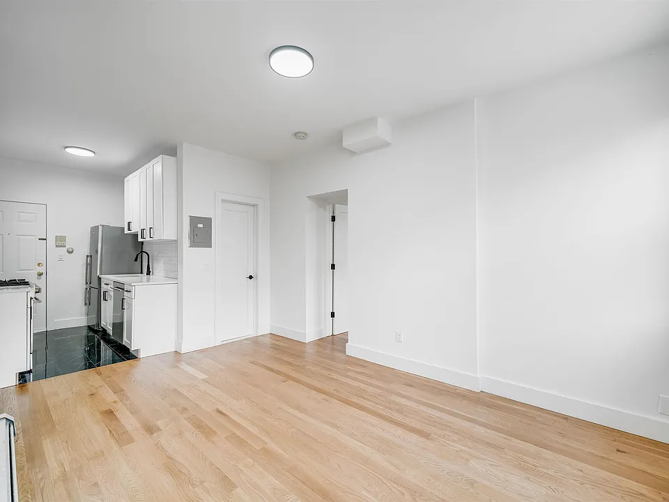 216 Jefferson St #2
