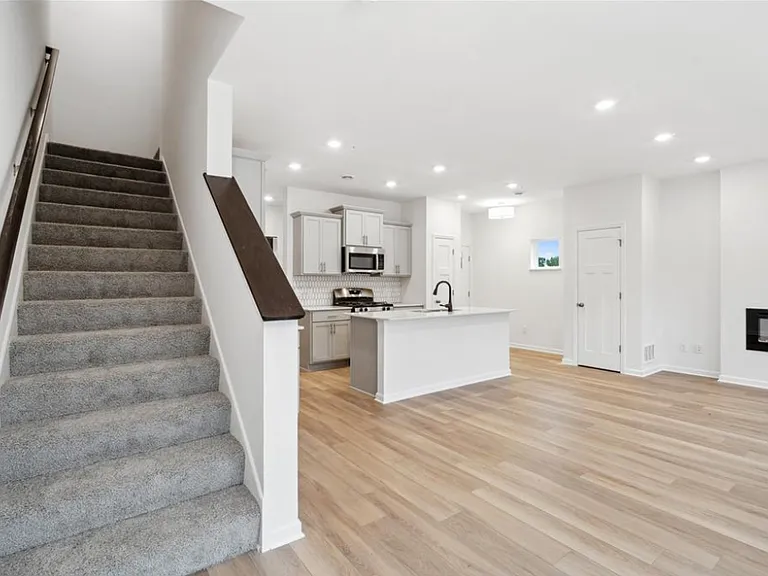 13644 Busch Ln — Photo 10