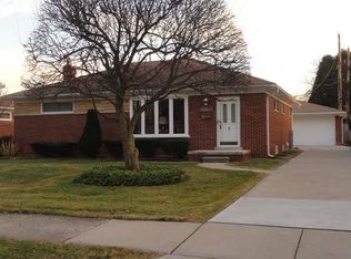 21724 Centennial St, Saint Clair Shores, MI 48081