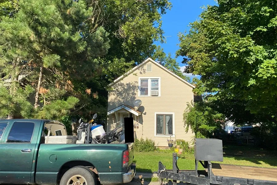 632 Pine St photo 1