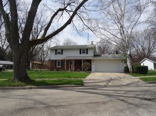 1192 Blackhawk Dr, Elgin, IL 60120