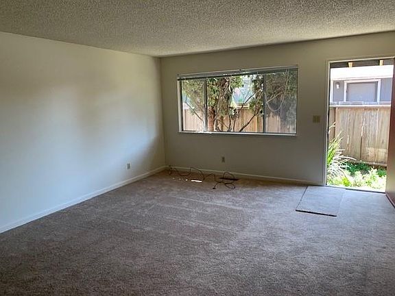 3rd image of 1814 Reinelt Ave