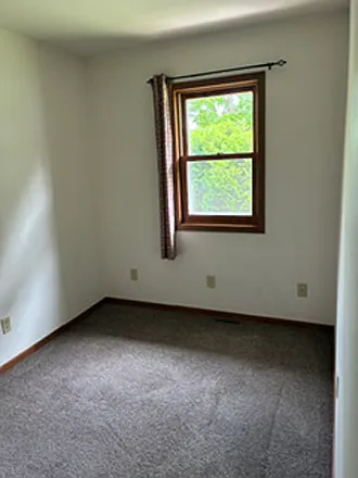 2549 Suburban St — Photo 9