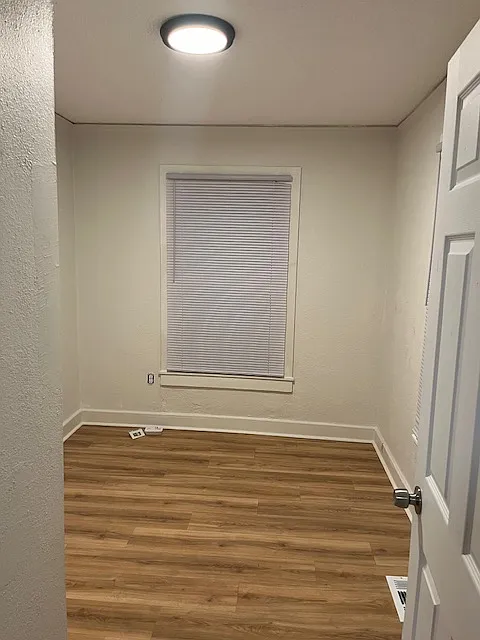 3 bed, 734 sqft, $1,600 — Photo 2