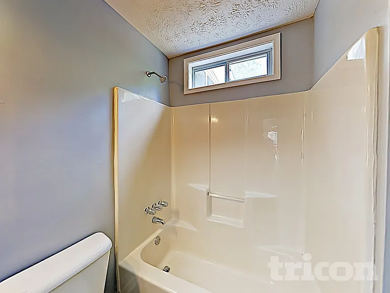726 Westbury Dr — Photo 13