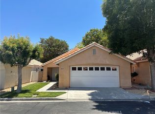 11571 Softwind Ct, Apple Valley, CA 92308