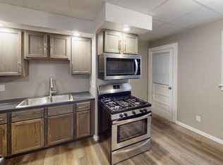 419 W 3rd St #1E, Dixon, IL 61021