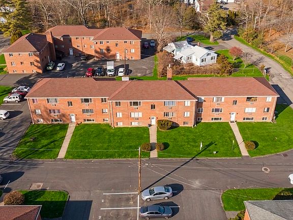 4th image of 11 Bennett Dr #2