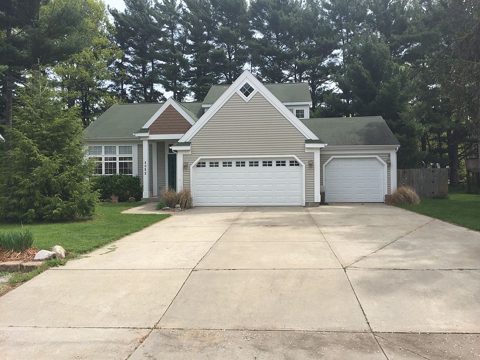 1st image of 4052 Evergreen Dr