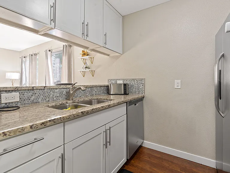 1906 Valley Hill Cir #A — Photo 7