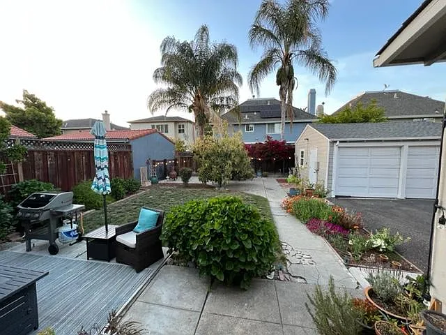 719 Willow Glen Way — Photo 2