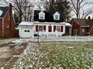35 Wildwood Dr, Youngstown, OH 44512