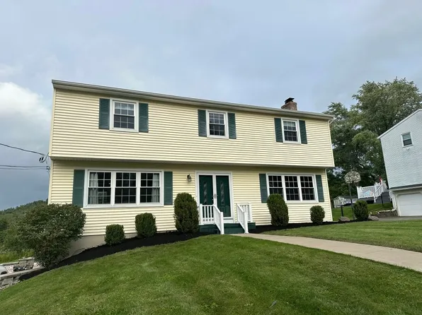 11 Elmwood Dr, Apalachin, NY 13732