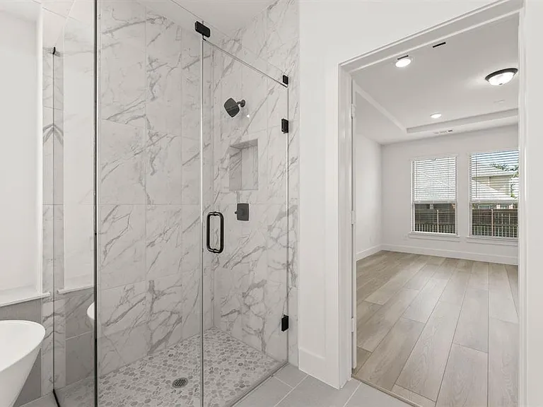1818 Whisperwood Way — Photo 17