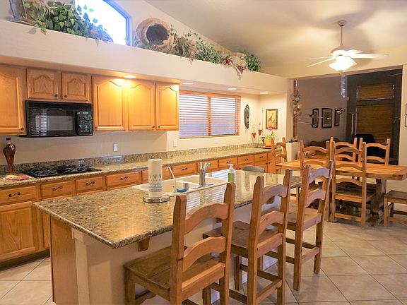 4th image of 3721 S Vista Pl
