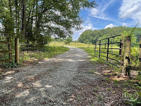 2nd image of 495 Bragg Road