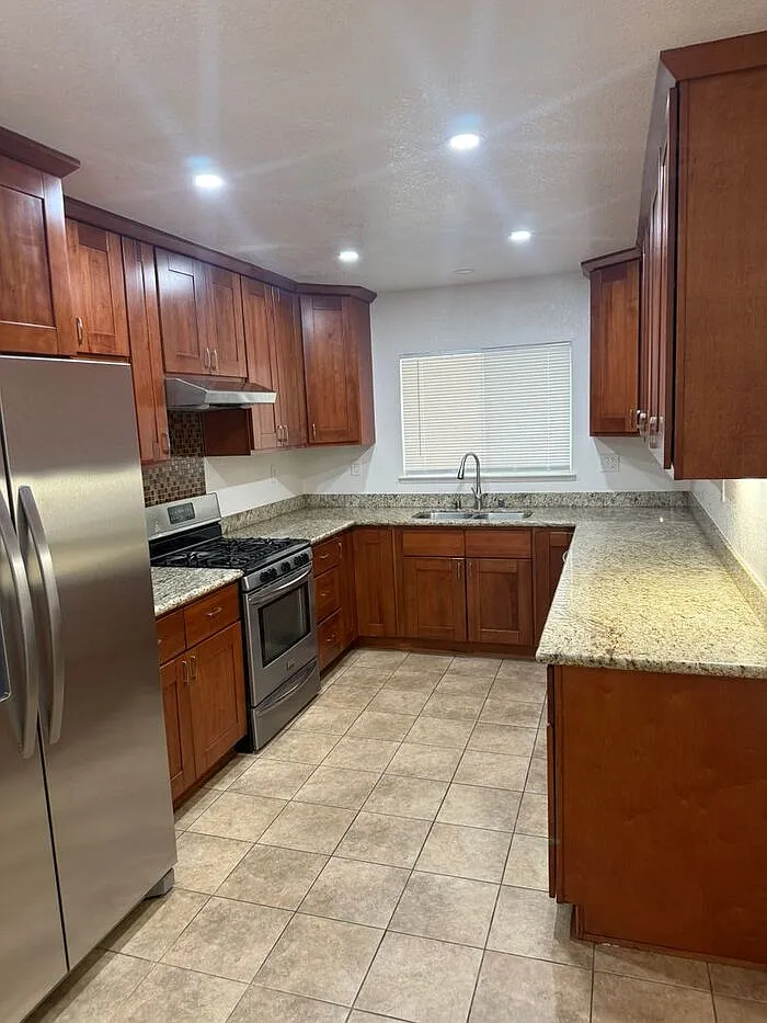4 bed, 2.0 bath, 1476 sqft, $4,195 — Photo 4