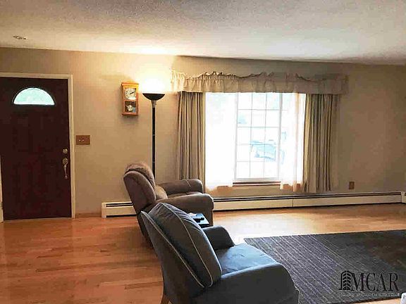 2nd image of 8528 Cottonwood Dr