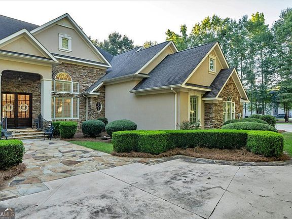 3rd image of 205 Walton Chase