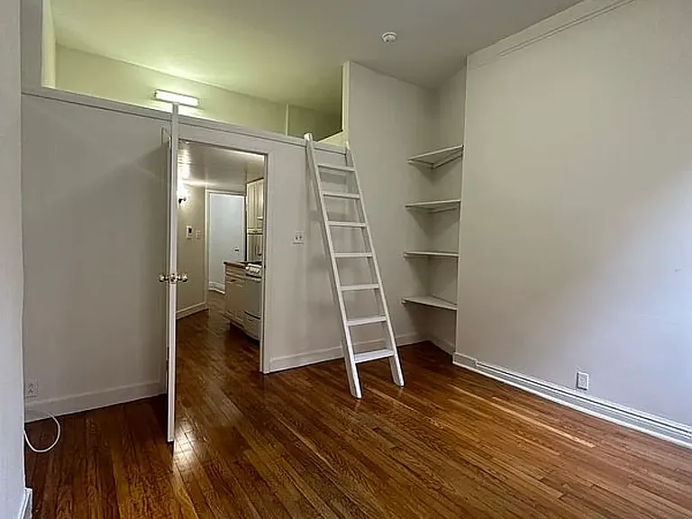 221 E 32nd St #2 — Photo 10