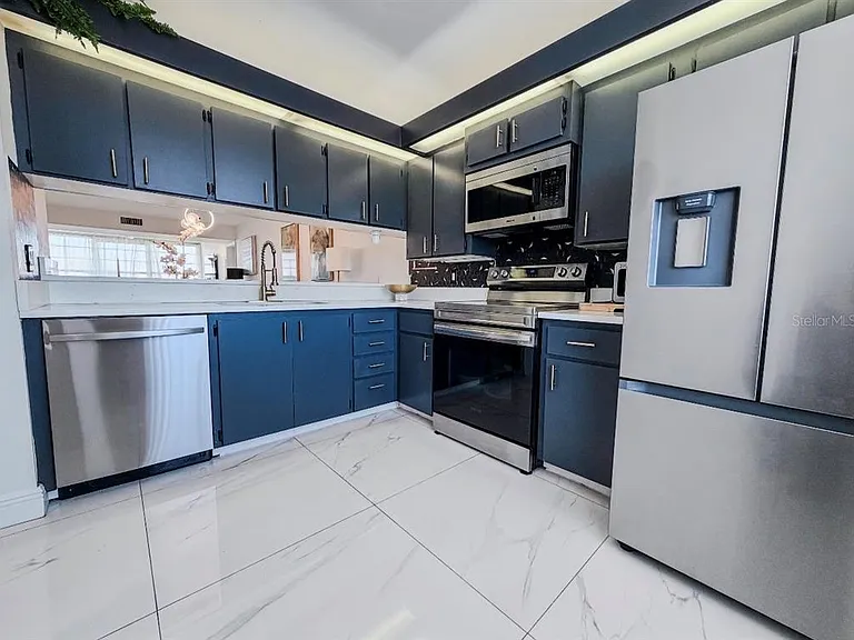 3635 Whitehall Dr #401 — Photo 12