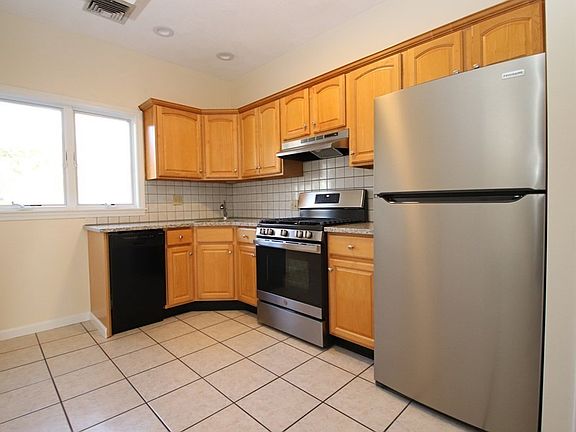 4th image of 11-11C Essex St