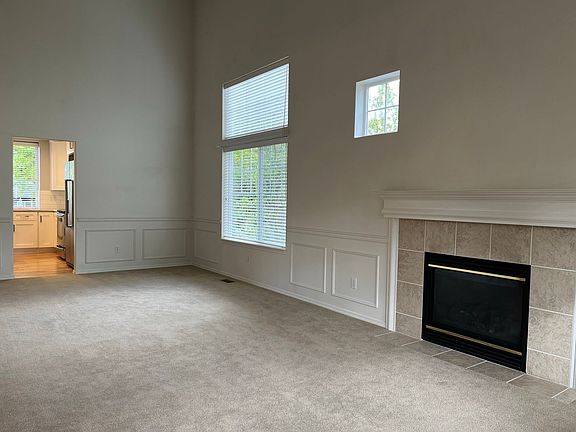 4th image of 9220 181st Ave E