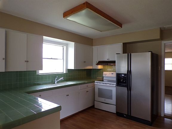 5th image of 168 W Sweetbriar Dr