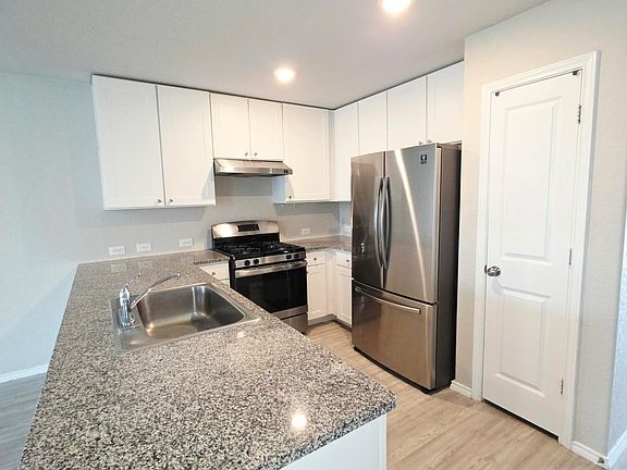 4th image of 10799 Prusiner Dr