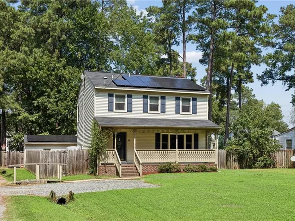 28 Holly St, Poquoson, VA 23662