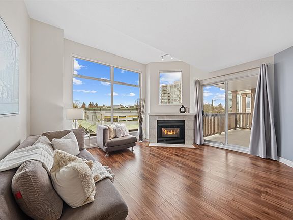 4th image of 19131 Ford Rd #307