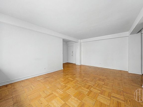 4th image of 45 E End Ave APT 3J
