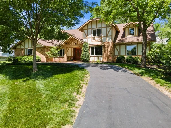 1807 Brookcreek Ln, Saint Louis, MO 63122