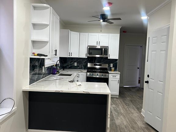 2nd image of 174 E 54th St #1A