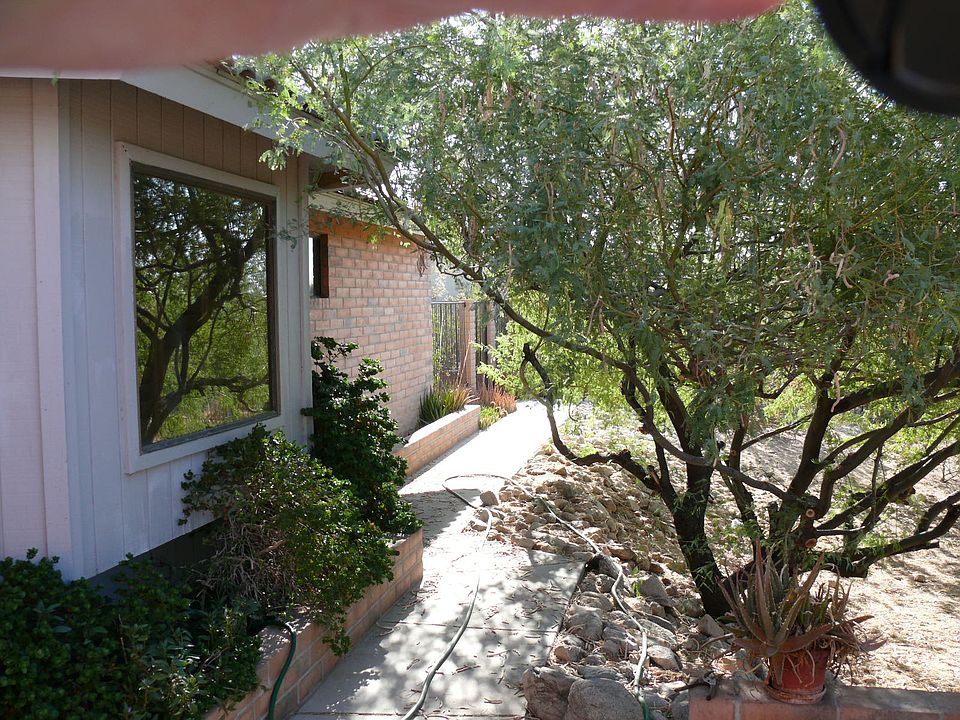 2nd image of 19712 W Medlock Dr
