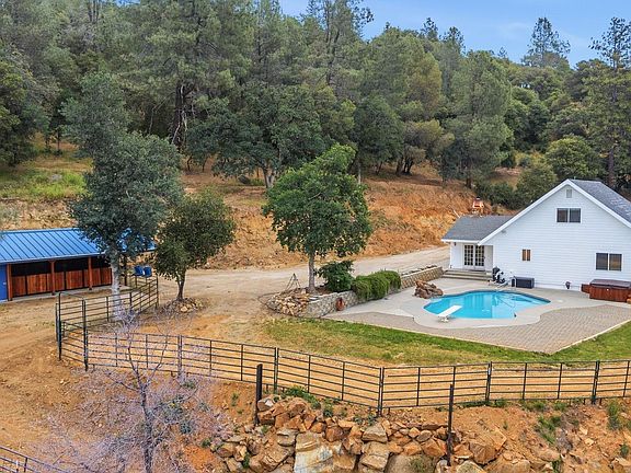 3rd image of 19466 Mira Monte Rd