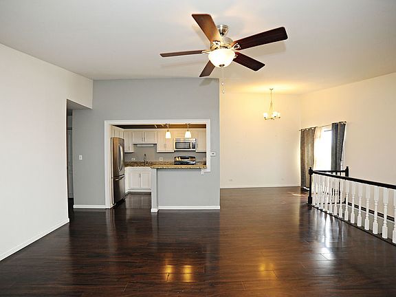 4th image of 1101 Eisenhower Ct #1101